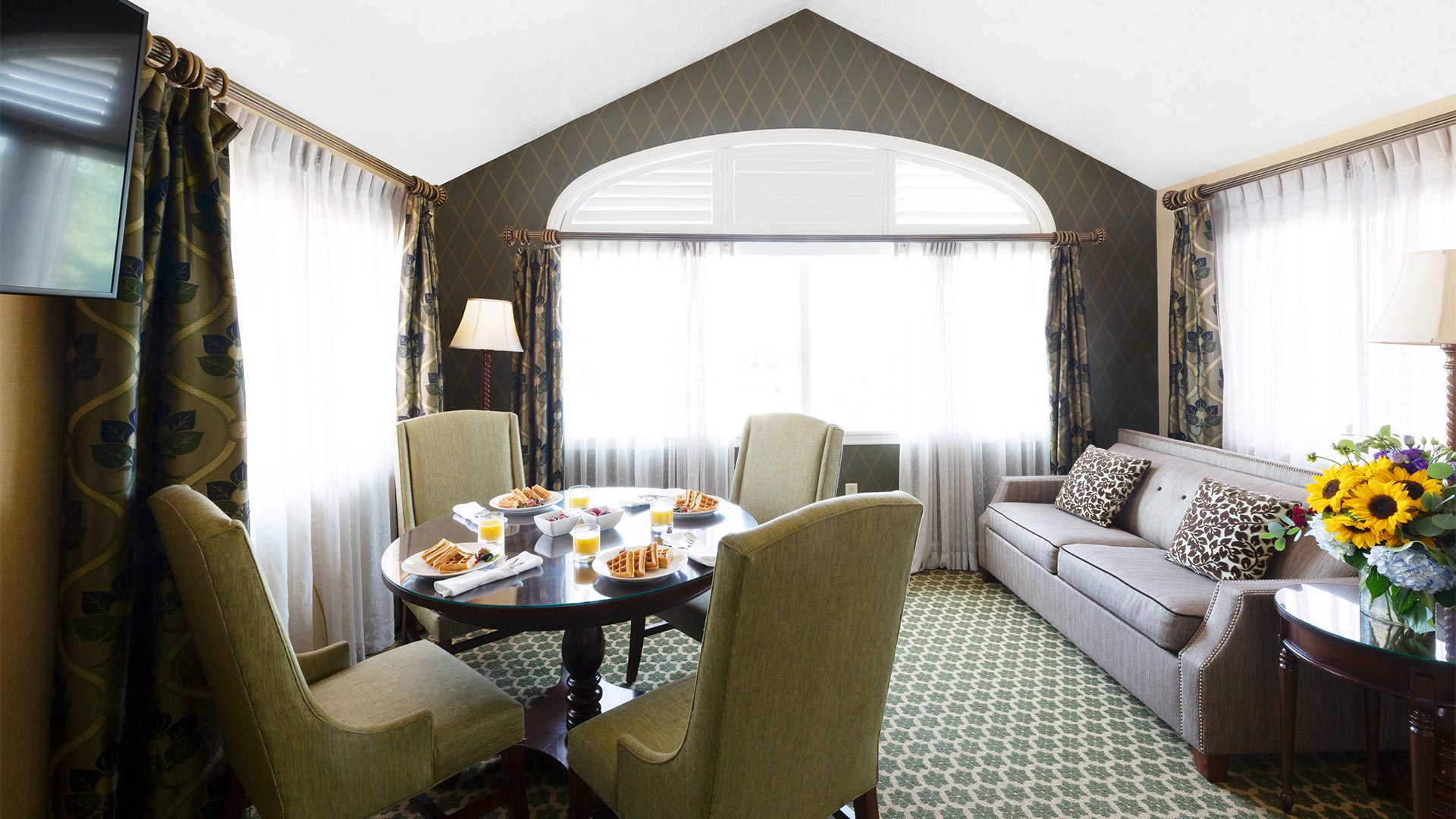 Lodge Parlor Suite Interior