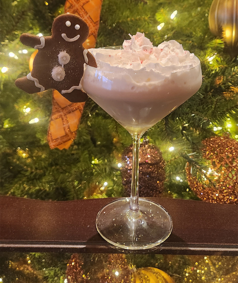 Wintry Cocktails & Cocoa: Gingerbread Martini - Tickle Your Cookie Craving