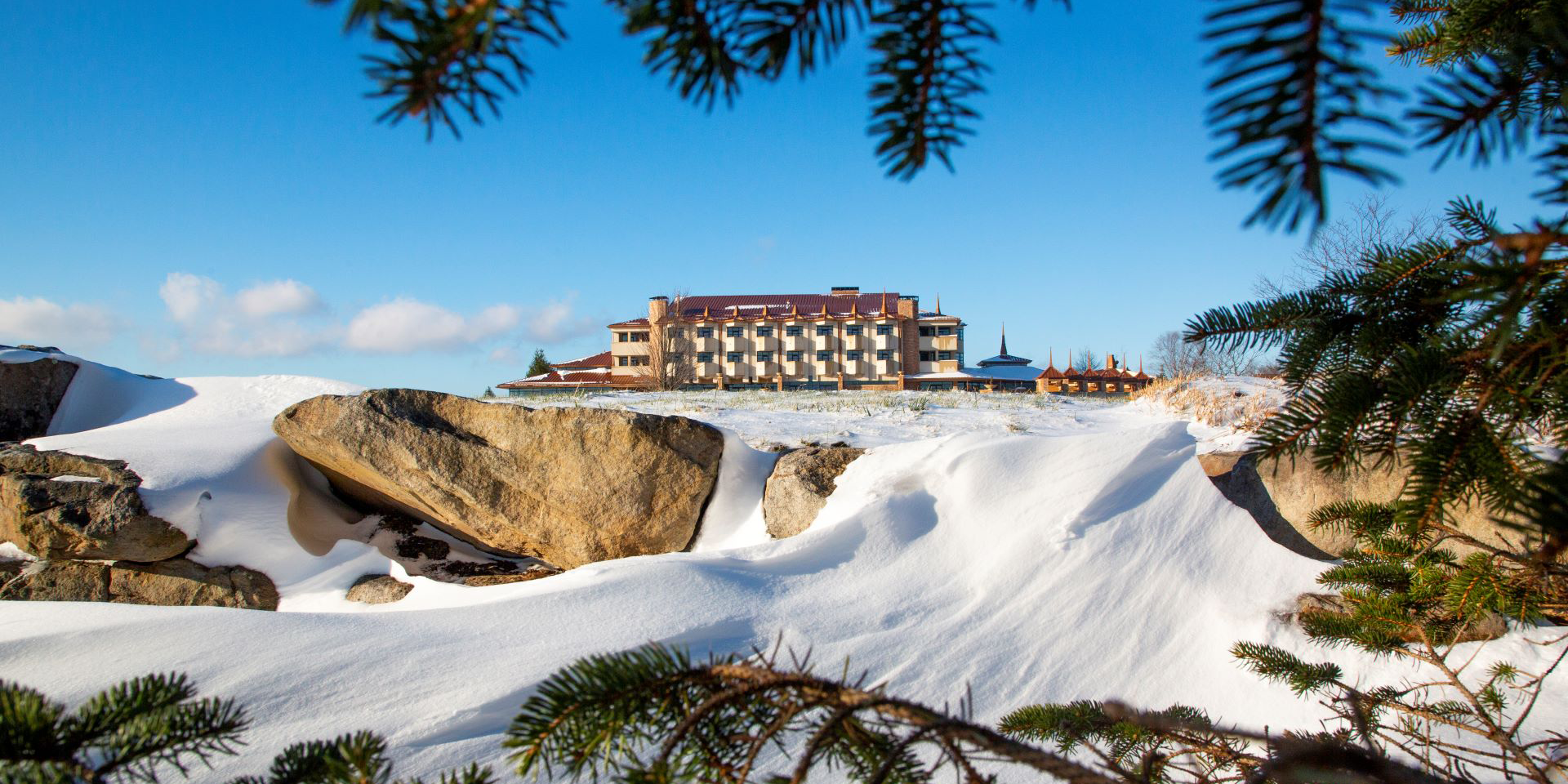 hotel blanked in snow